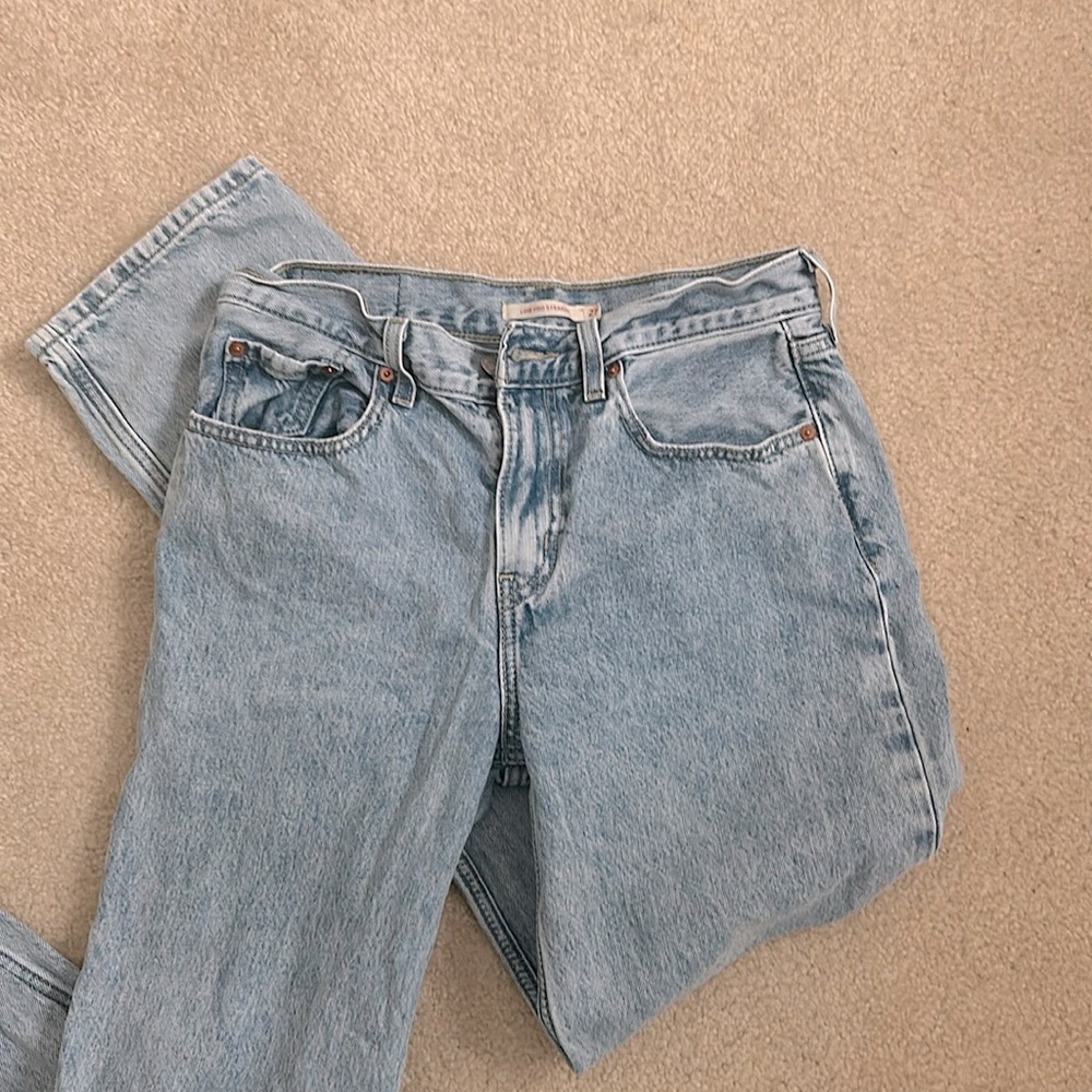 Levi’s light wash low pro straight size 27